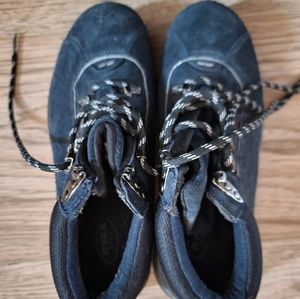 Women Ryka terrain boot size 9. Great condition